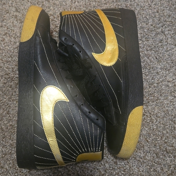 Mens nike blazers - Picture 3 of 6